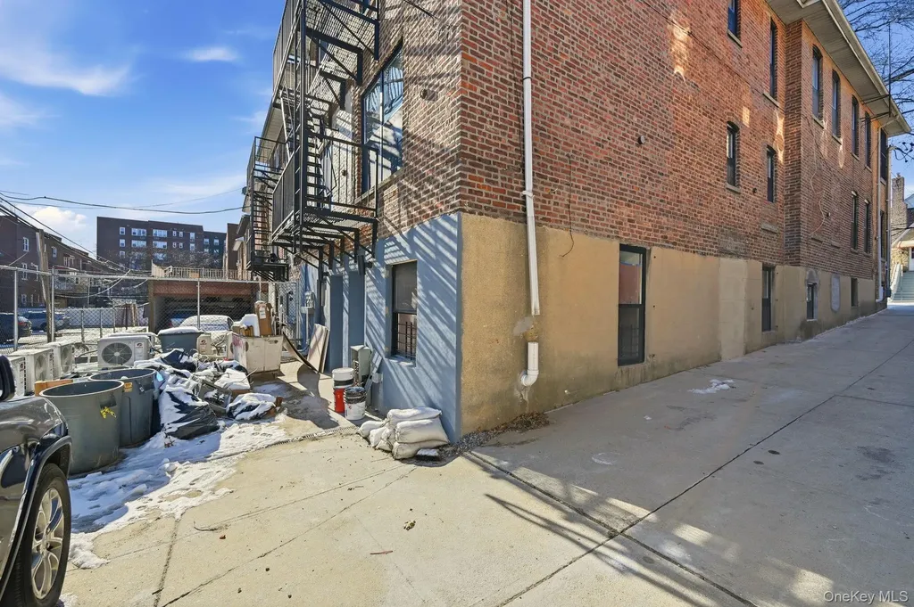 2152 Muliner Avenue Bronx NY 10462