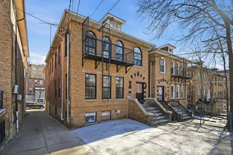 2152 Muliner Avenue Bronx NY 10462