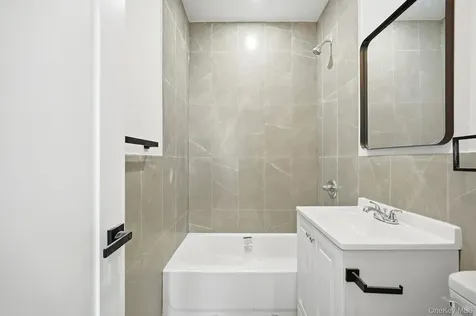 2152 Muliner Avenue Bronx NY 10462