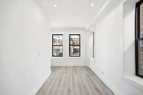 2152 Muliner Avenue Bronx NY 10462