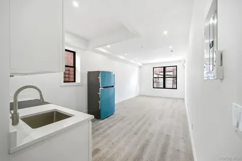 2152 Muliner Avenue Bronx NY 10462