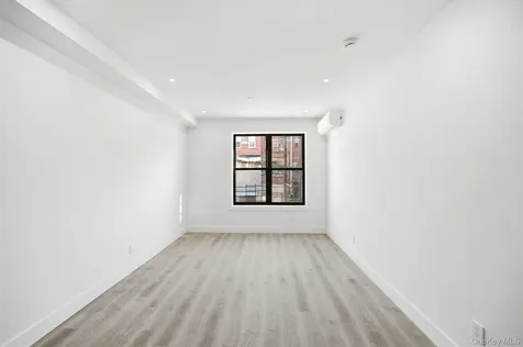 2152 Muliner Avenue Bronx NY 10462