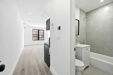 2152 Muliner Avenue Bronx NY 10462