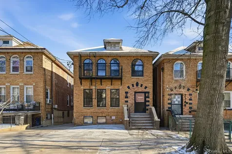 2152 Muliner Avenue Bronx NY 10462