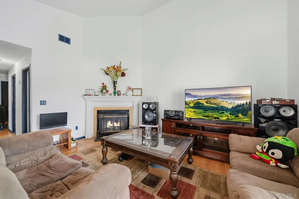 3414 Whispering Hills Chester NY 10918