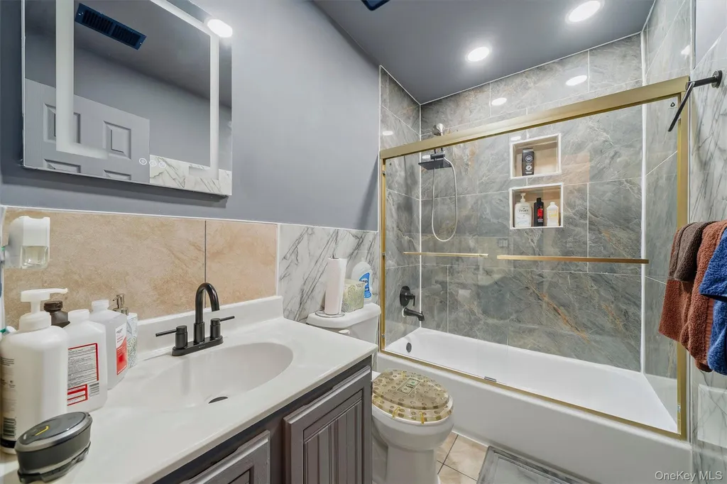 3414 Whispering Hills Chester NY 10918