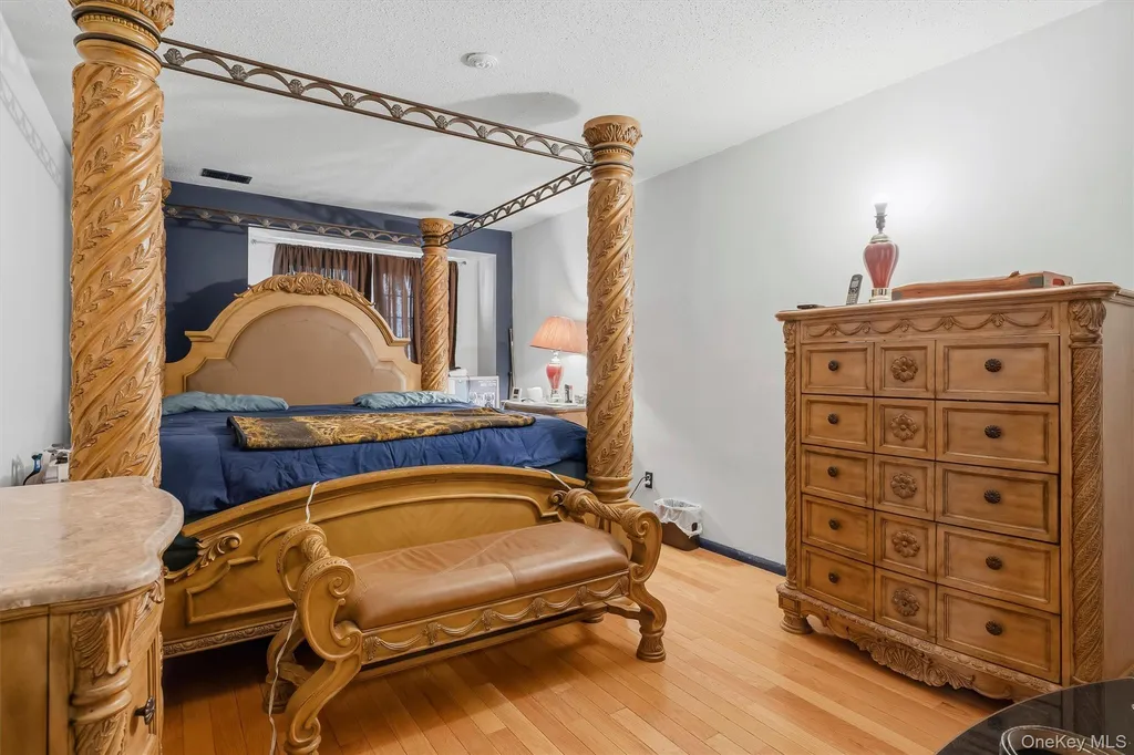 3414 Whispering Hills Chester NY 10918
