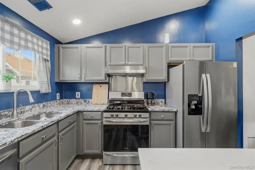 3414 Whispering Hills Chester NY 10918