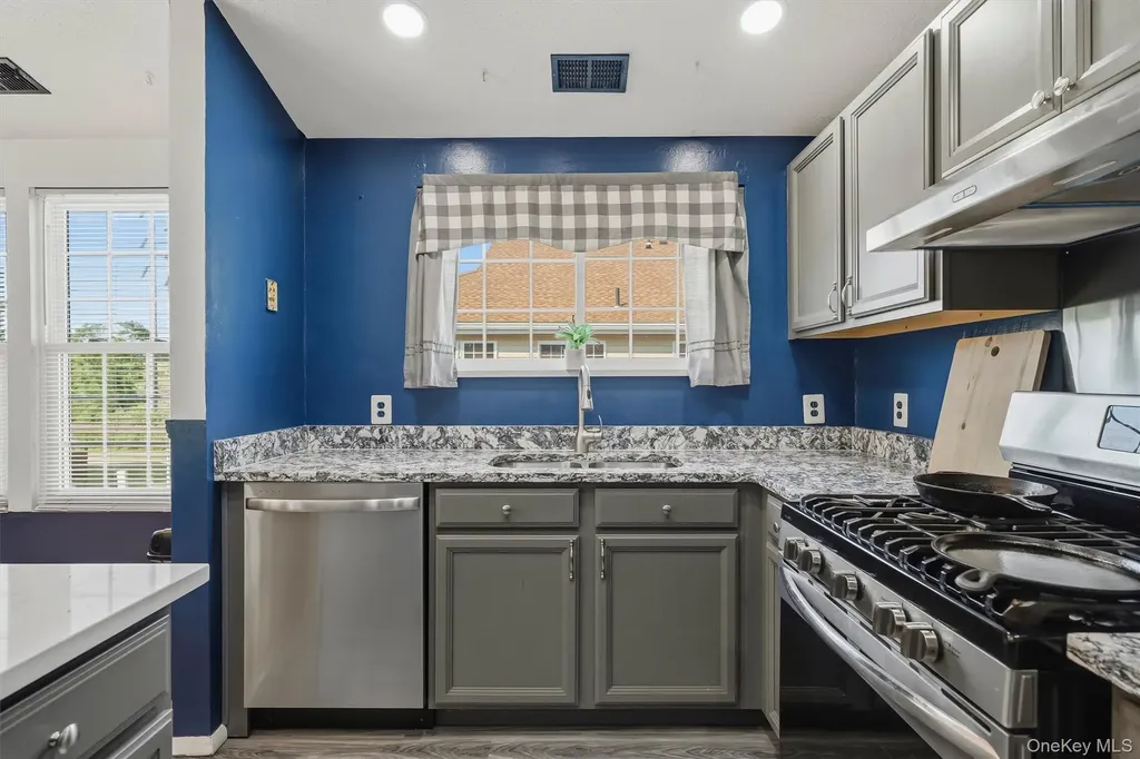 3414 Whispering Hills Chester NY 10918