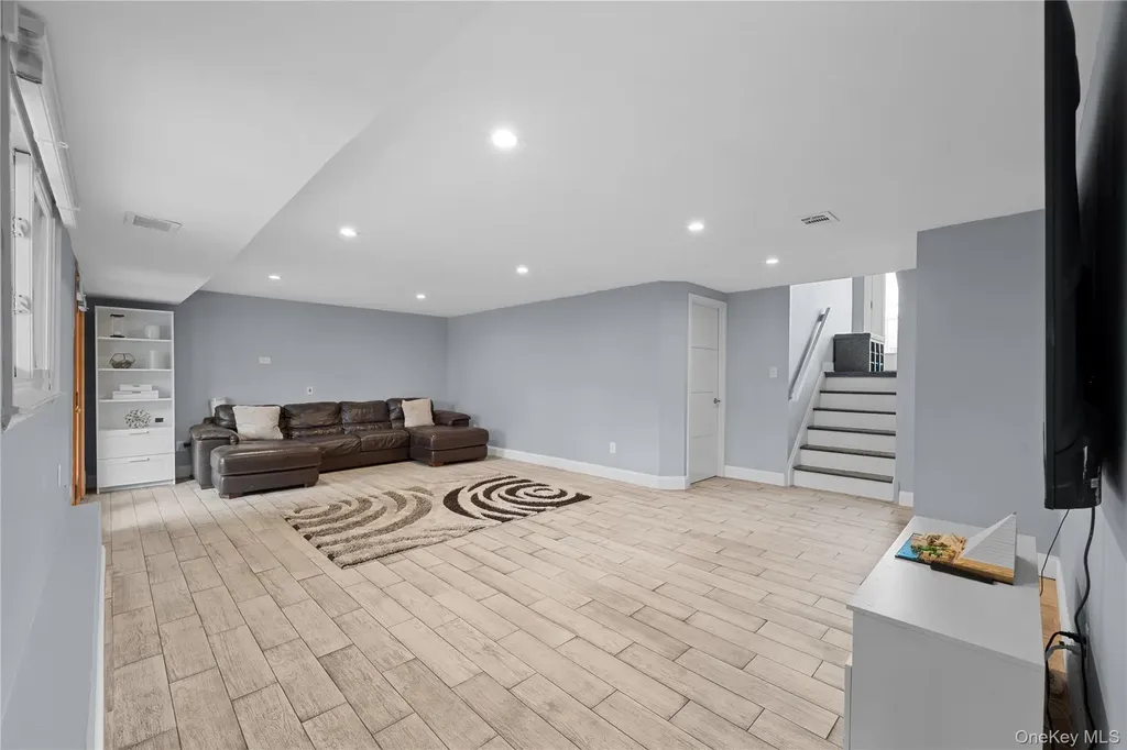 2812 Covered Bridge Road Merrick NY 11566