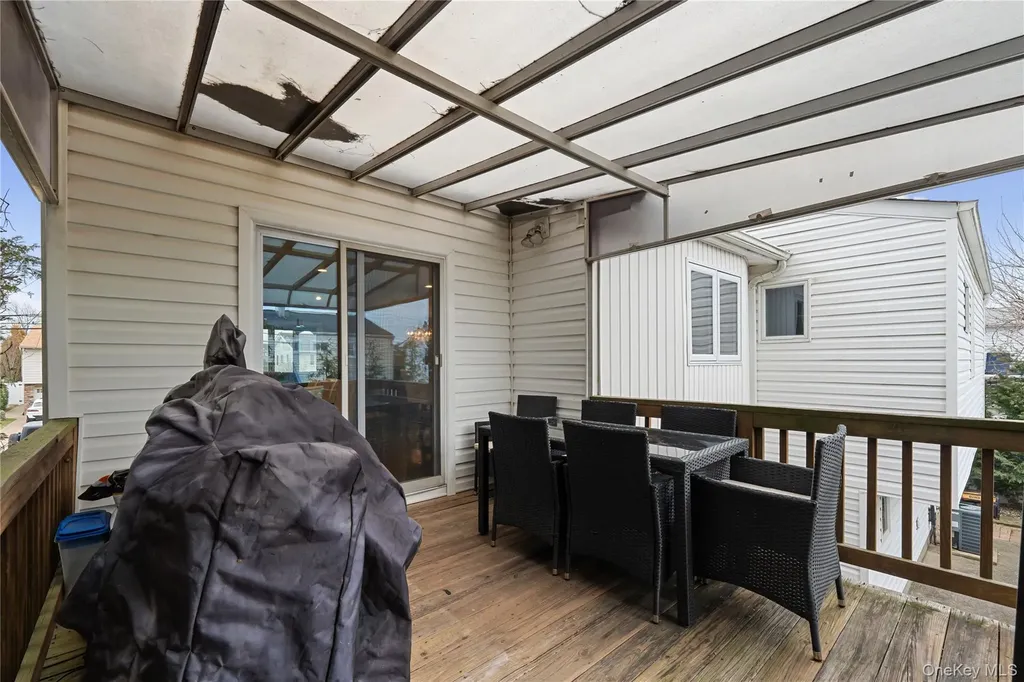 2812 Covered Bridge Road Merrick NY 11566