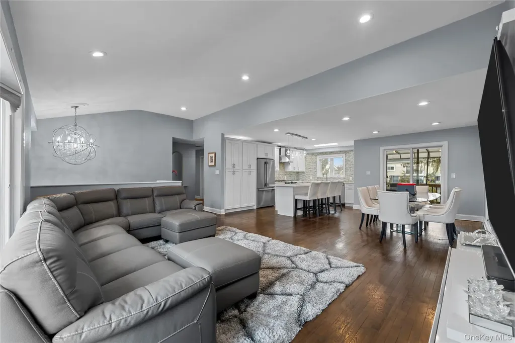 2812 Covered Bridge Road Merrick NY 11566