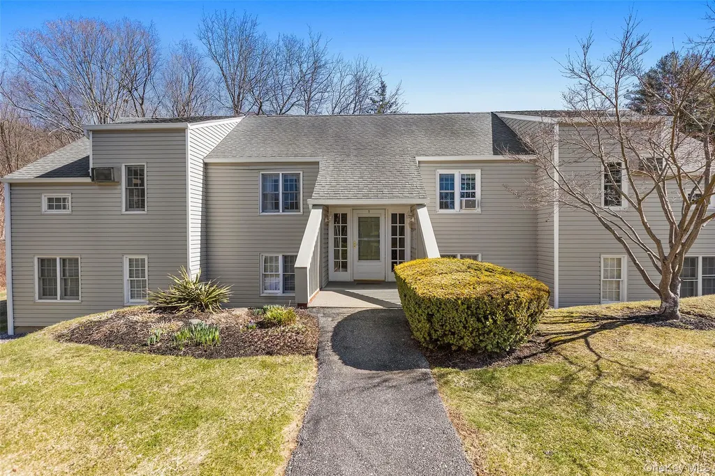 104 Holly Stream Court Brewster NY 10509