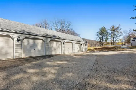 104 Holly Stream Court Brewster NY 10509