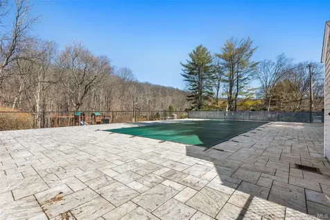 104 Holly Stream Court Brewster NY 10509