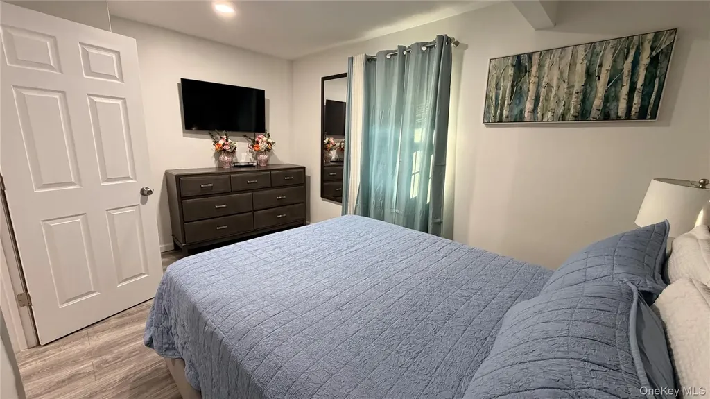 13 Fairview Drive Shirley NY 11967