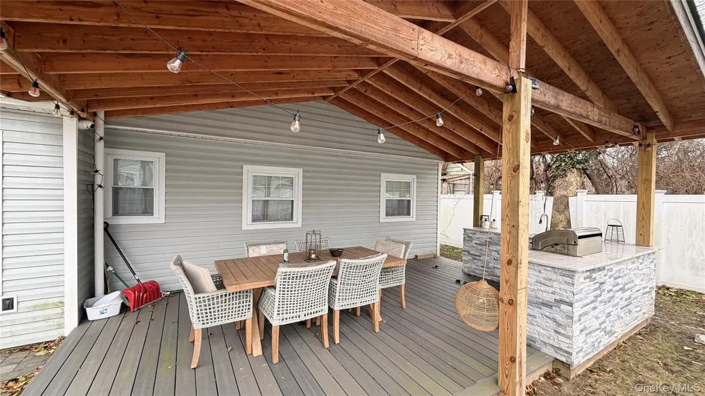 13 Fairview Drive Shirley NY 11967