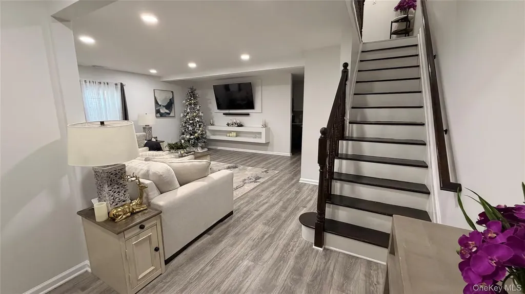 13 Fairview Drive Shirley NY 11967