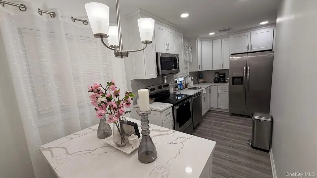 13 Fairview Drive Shirley NY 11967