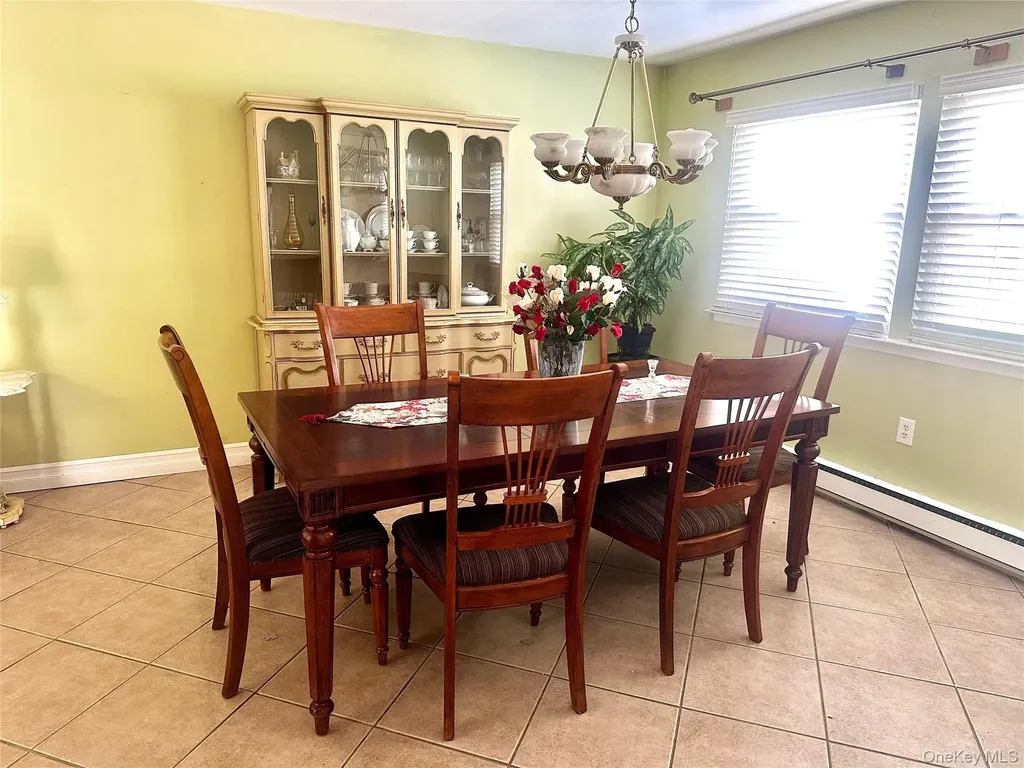 42 Freemont Lane Coram NY 11727