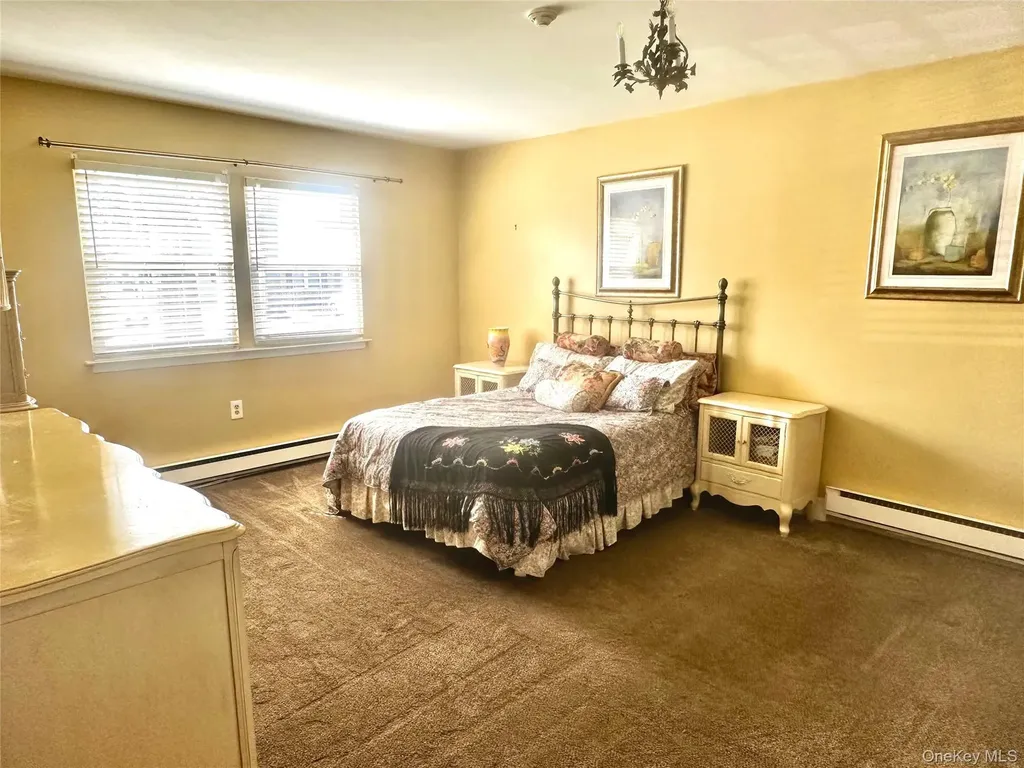 42 Freemont Lane Coram NY 11727