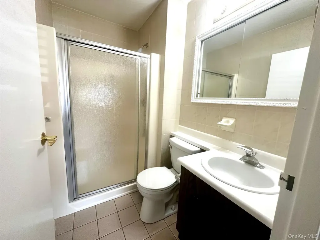 42 Freemont Lane Coram NY 11727