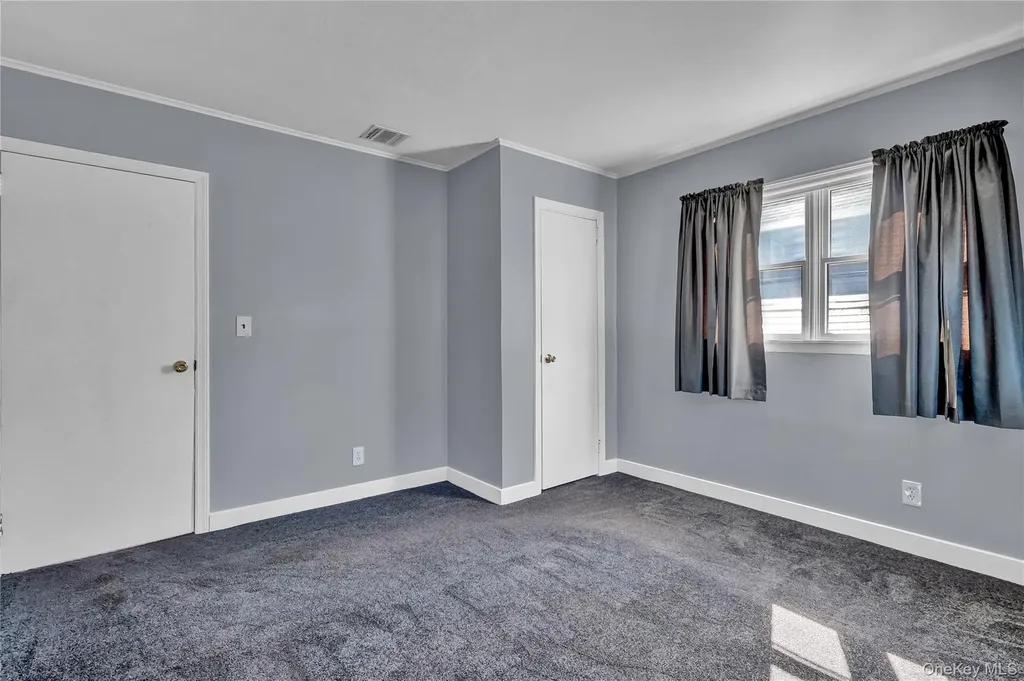 357 Deauville Boulevard Copiague NY 11726