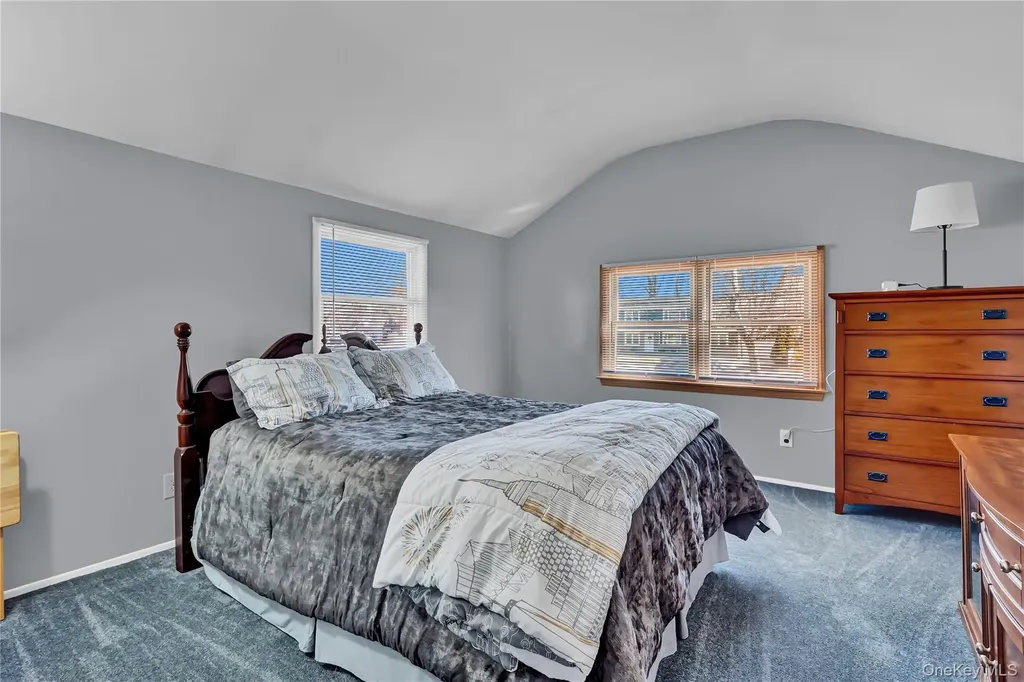 357 Deauville Boulevard Copiague NY 11726