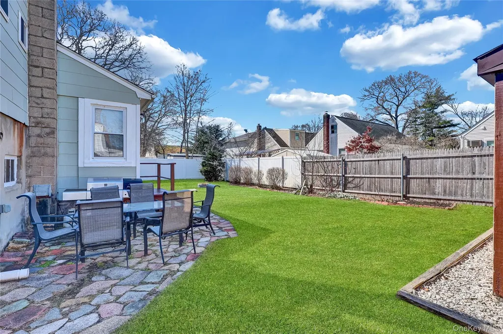 357 Deauville Boulevard Copiague NY 11726