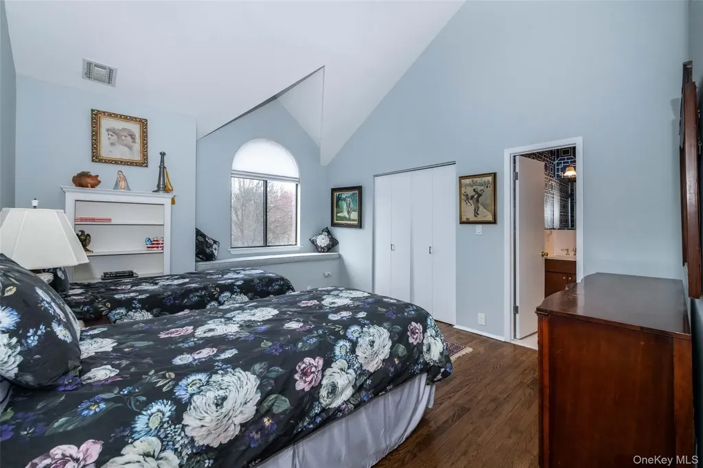 7 Brookridge Road New Rochelle NY 10804