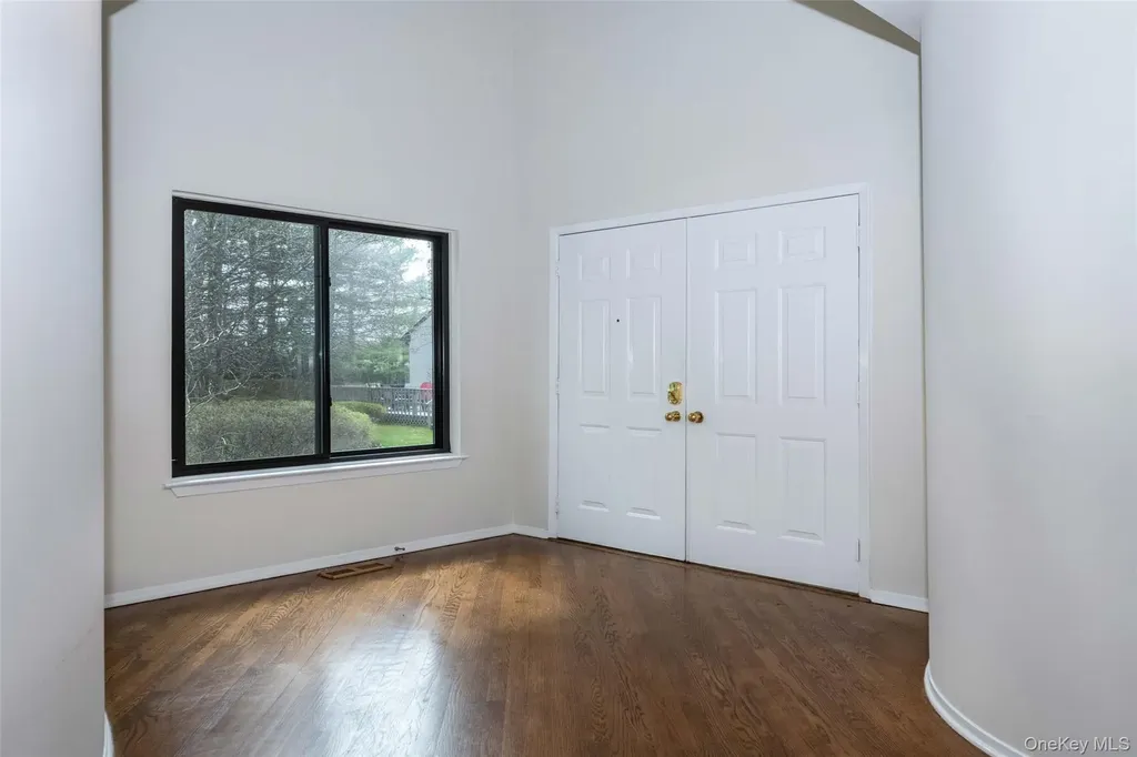 7 Brookridge Road New Rochelle NY 10804