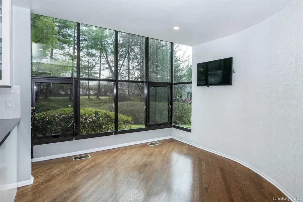 7 Brookridge Road New Rochelle NY 10804