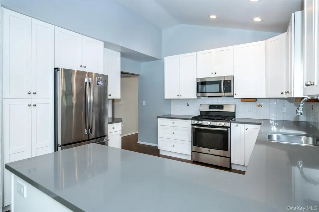 7 Brookridge Road New Rochelle NY 10804