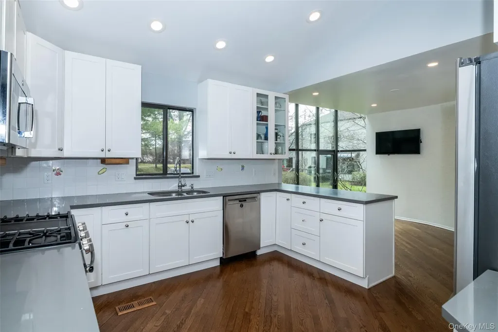 7 Brookridge Road New Rochelle NY 10804