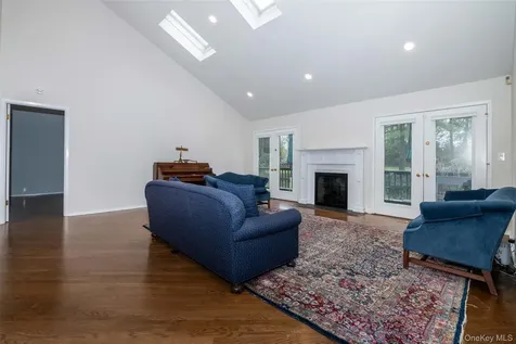 7 Brookridge Road New Rochelle NY 10804