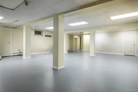 7 Brookridge Road New Rochelle NY 10804