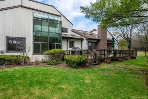 7 Brookridge Road New Rochelle NY 10804