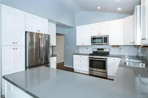 7 Brookridge Road New Rochelle NY 10804