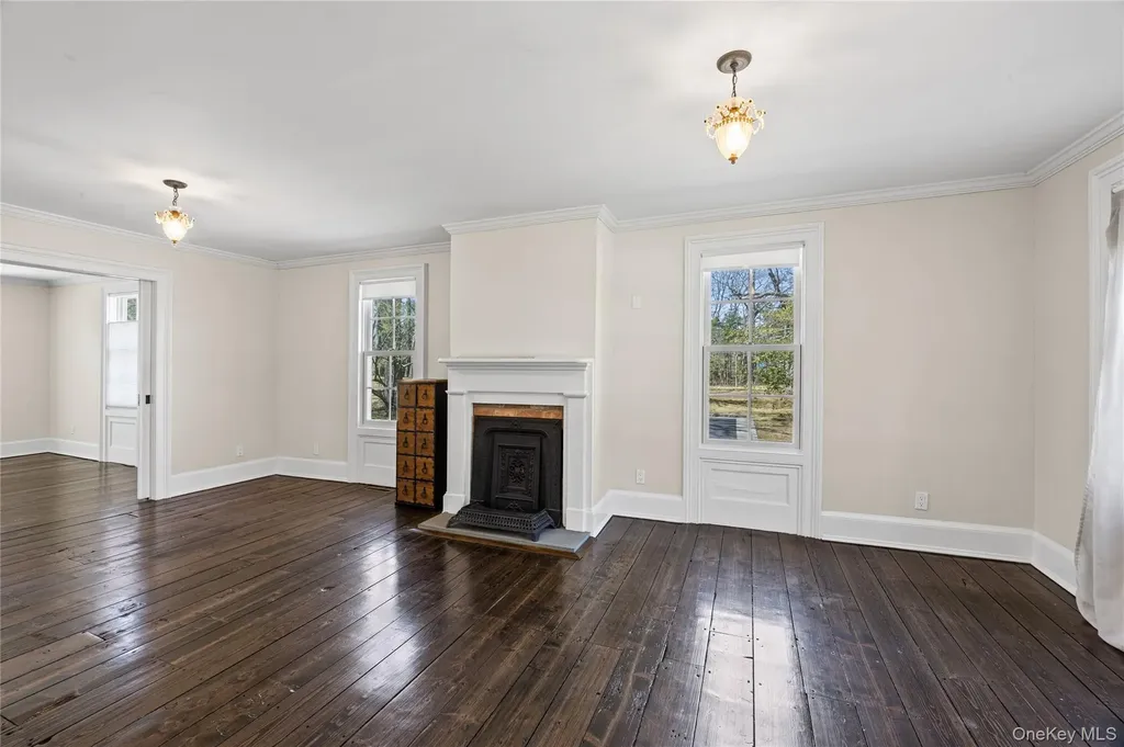 8 Terrell Lane Stony Brook NY 11790
