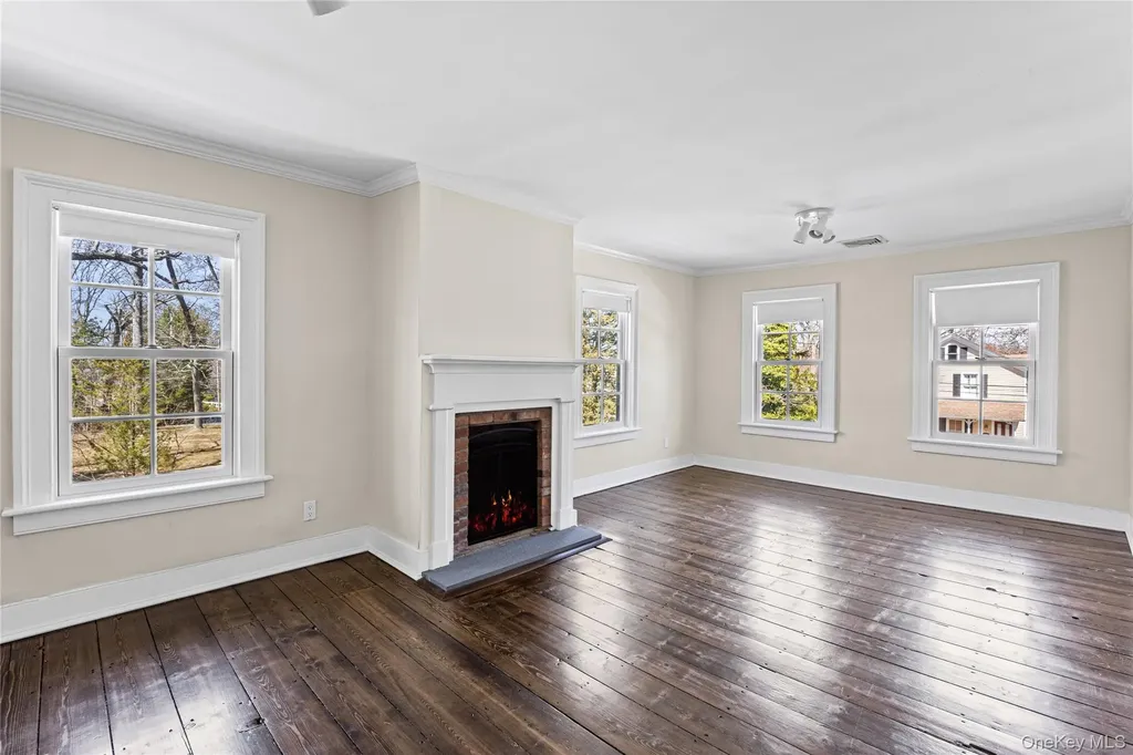8 Terrell Lane Stony Brook NY 11790