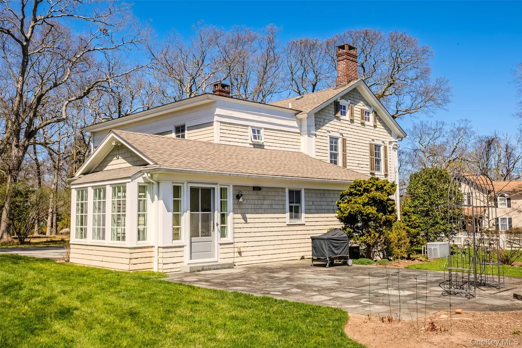 8 Terrell Lane Stony Brook NY 11790