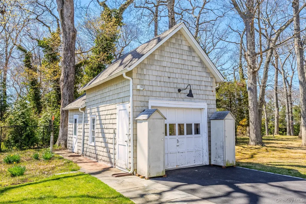 8 Terrell Lane Stony Brook NY 11790