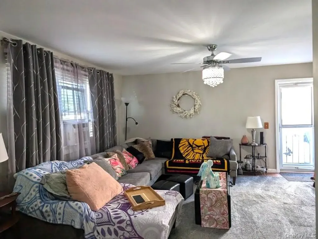 44 Hubbard Avenue Freeport NY 11520