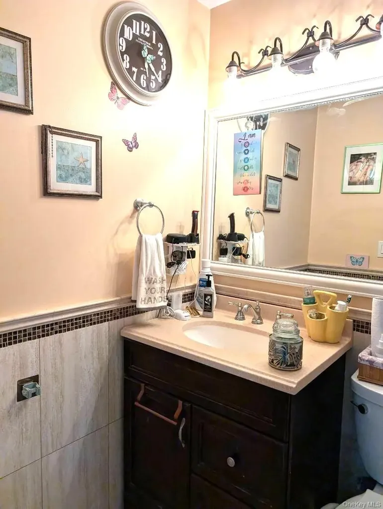 44 Hubbard Avenue Freeport NY 11520