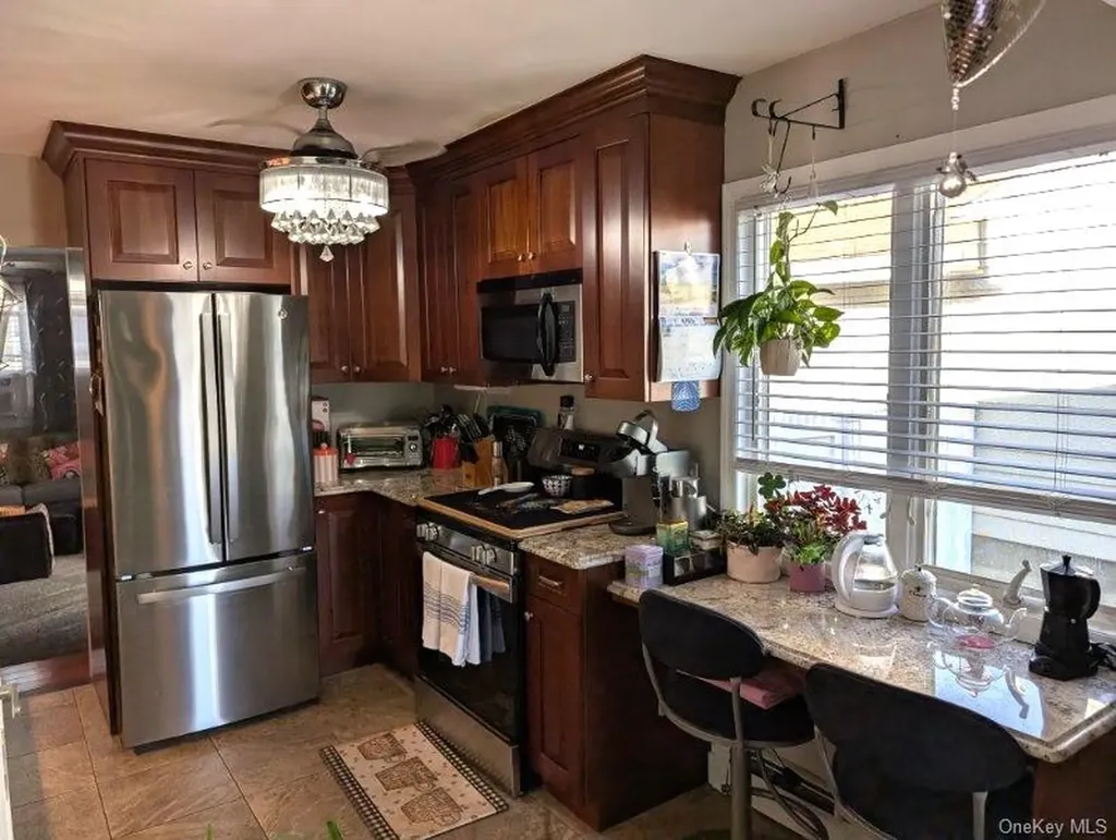 44 Hubbard Avenue Freeport NY 11520