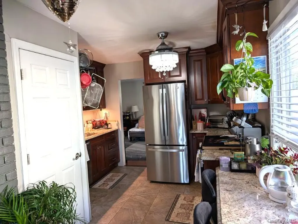 44 Hubbard Avenue Freeport NY 11520