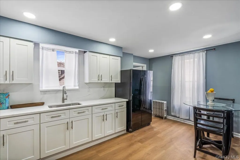 19619 89th Road Hollis NY 11423