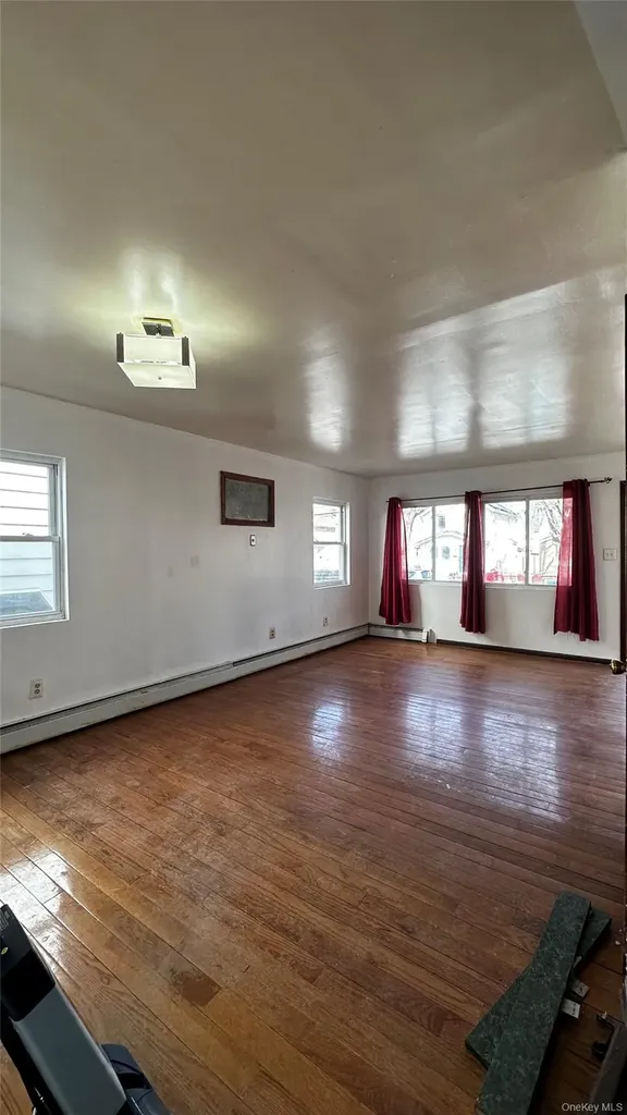 19128 114th Drive Saint Albans NY 11412