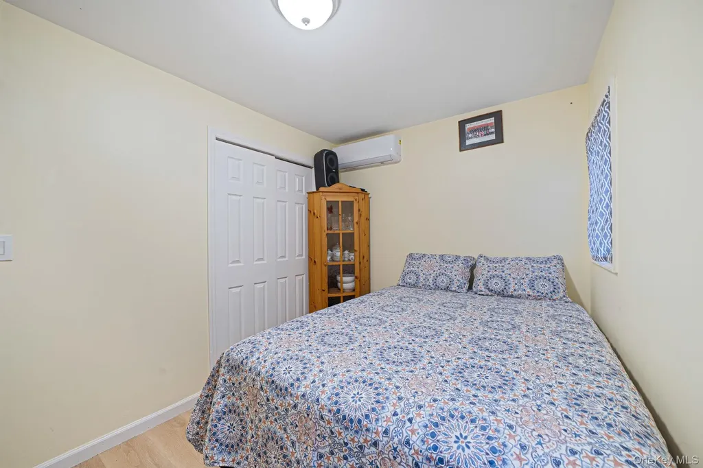 8 Bent Lane Levittown NY 11756
