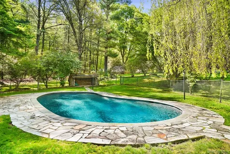 123 & 135 Mianus River Road Bedford NY 10506